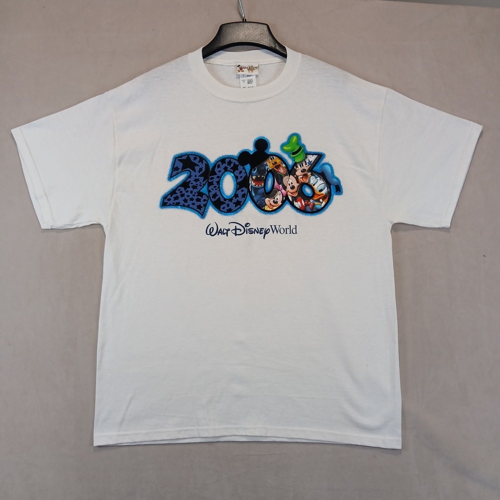 Walt Disney 2006 Large Mens T Shirt Boxy Drop Shoulder 22x28 **Fits A Medium **